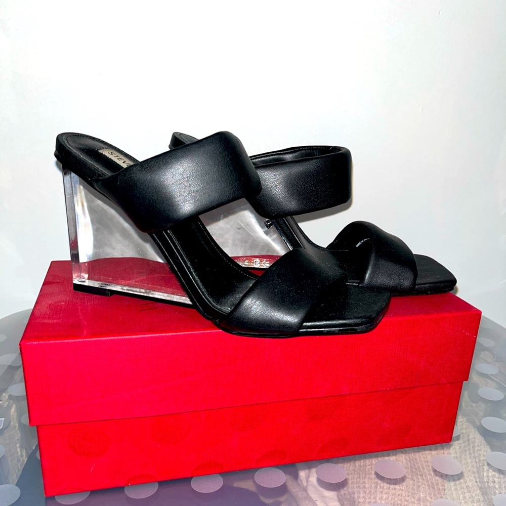 Steve Madden wedges. Great condition, worn twice!